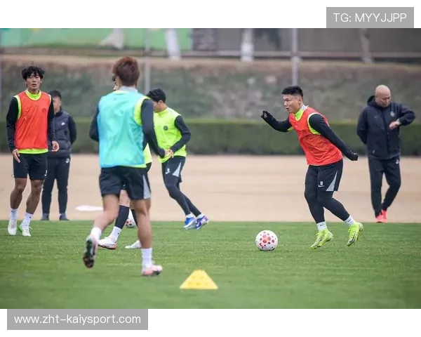 职业俱乐部媒体开放日活动丰富多彩，职业俱乐部的特点